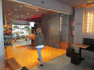 puerta de cristal para restaurantes oviedo