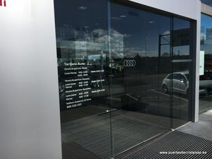 PUERTA DE CRISTAL AUTOMATICA  AUDI LUGONES, OVIEDO, ASTURIAS