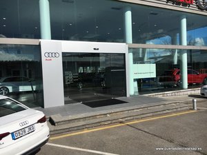 PUERTA DE CRISTAL AUTOMATICA  AUDI LUGONES, OVIEDO, ASTURIAS