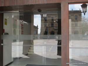 PUERTA CORREDERA DE UNA HOJA CRISTAL AUTOMATICA AYUNTAMIENTO DE GIJON ASTURIAS