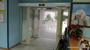 PUERTA CORREDERA DE CRISTAL AUTOMATICA ERA GRADO, ASTURIAS