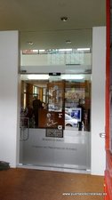 PUERTA CORREDERA DE CRISTAL AUTOMATICA ERA INFIESTO, ASTURIAS