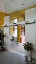 PUERTA CORREDERA DE CRISTAL AUTOMATICA ERA INFIESTO, ASTURIAS