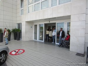 Puerta de cristal automatica hospital cabueñes Gijon