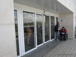 Puerta de cristal automatica hospital cabueñes Gijon