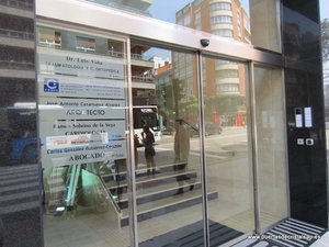 PUERTA DE CRISTAL AUTOMATICA AVDA. GALICIA 2,OVIEDO, ASTURIAS 