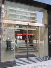 PUERTA DE CRISTAL AUTOMATICA AVDA. GALICIA 2,OVIEDO, ASTURIAS 