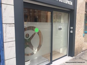 PUERTA AUTOMATICA PARA CLINICA EN AVILES