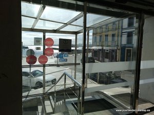 PUERTAS DE CRISTAL PARA HOTELES EN CANDAS
