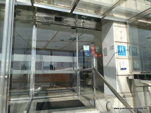 PUERTAS DE CRISTAL PARA HOTELES EN CANDAS