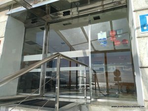 PUERTAS DE CRISTAL PARA HOTELES EN CANDAS