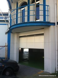 puertas seccionales para centros comerciales