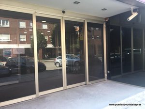 PUERTAS AUTOMATICAS CON PERFILERIA EN GIJON