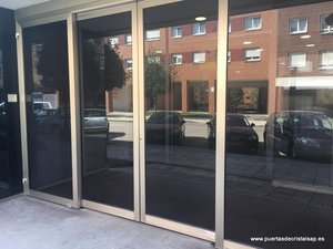 PUERTAS AUTOMATICAS CON PERFILERIA EN GIJON