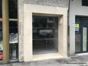 Puerta en Avenida de Castilla en Gijón