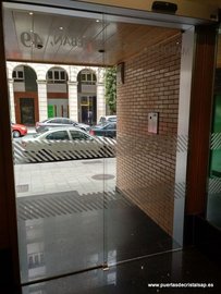 Puerta en Marqués de San Esteban, 49