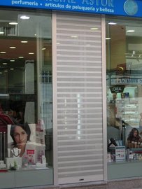 Persiana. Comercial Astur