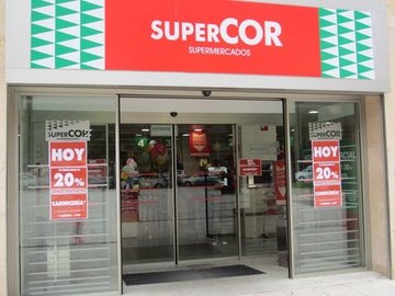 Puerta de cristal automática. Supercor Vallobin