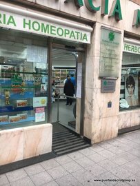 PUERTA CORREDERA DE CRISTAL FARMACIA MAZOY, GIJON, ASTURIAS