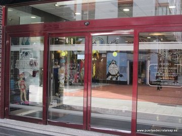 PUERTA AUTOMATICA CENTRO COMERCIAL SAN AGUSTIN GIJON ASTURIAS